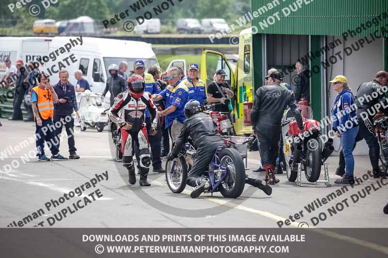 Vintage motorcycle club;eventdigitalimages;mallory park;mallory park trackday photographs;no limits trackdays;peter wileman photography;trackday digital images;trackday photos;vmcc festival 1000 bikes photographs